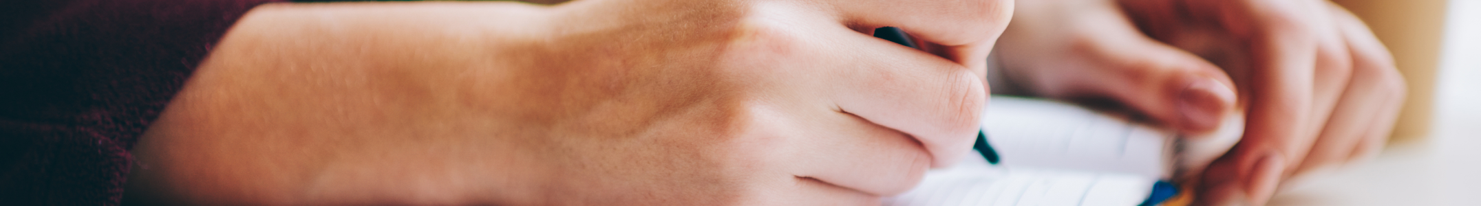 学習をする手元